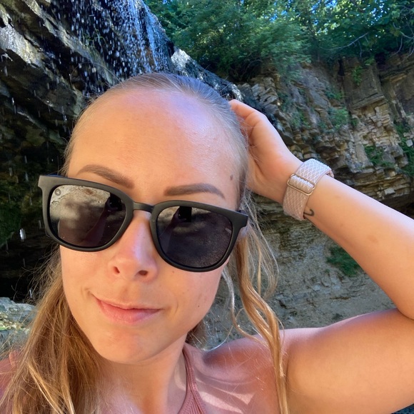 ✨❤️Meet your seller!!❤️✨ - Picture 5 of 7